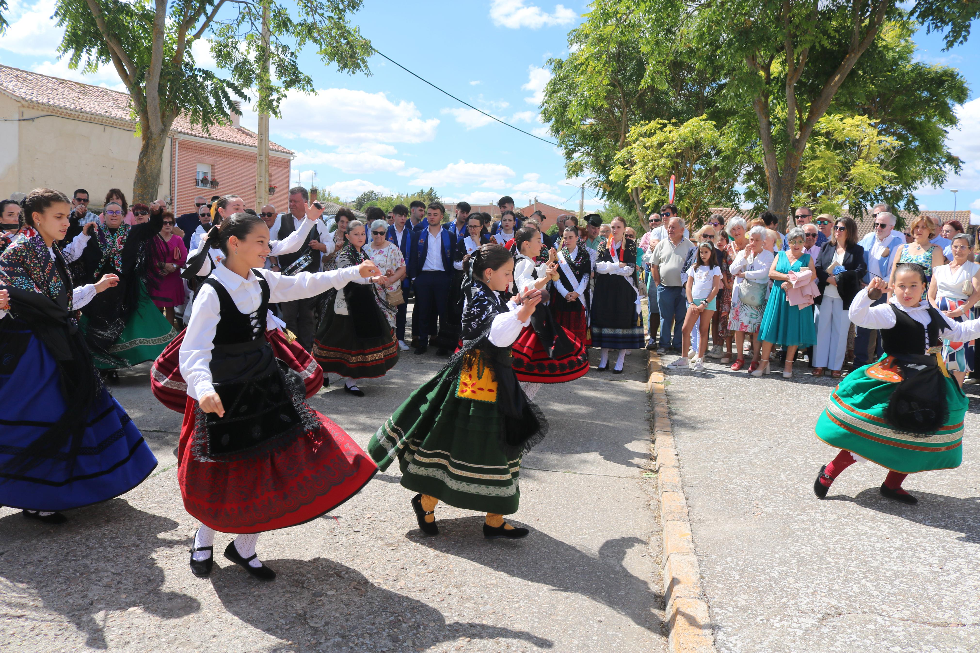 Baltanás se rinde a la Virgen de Revilla