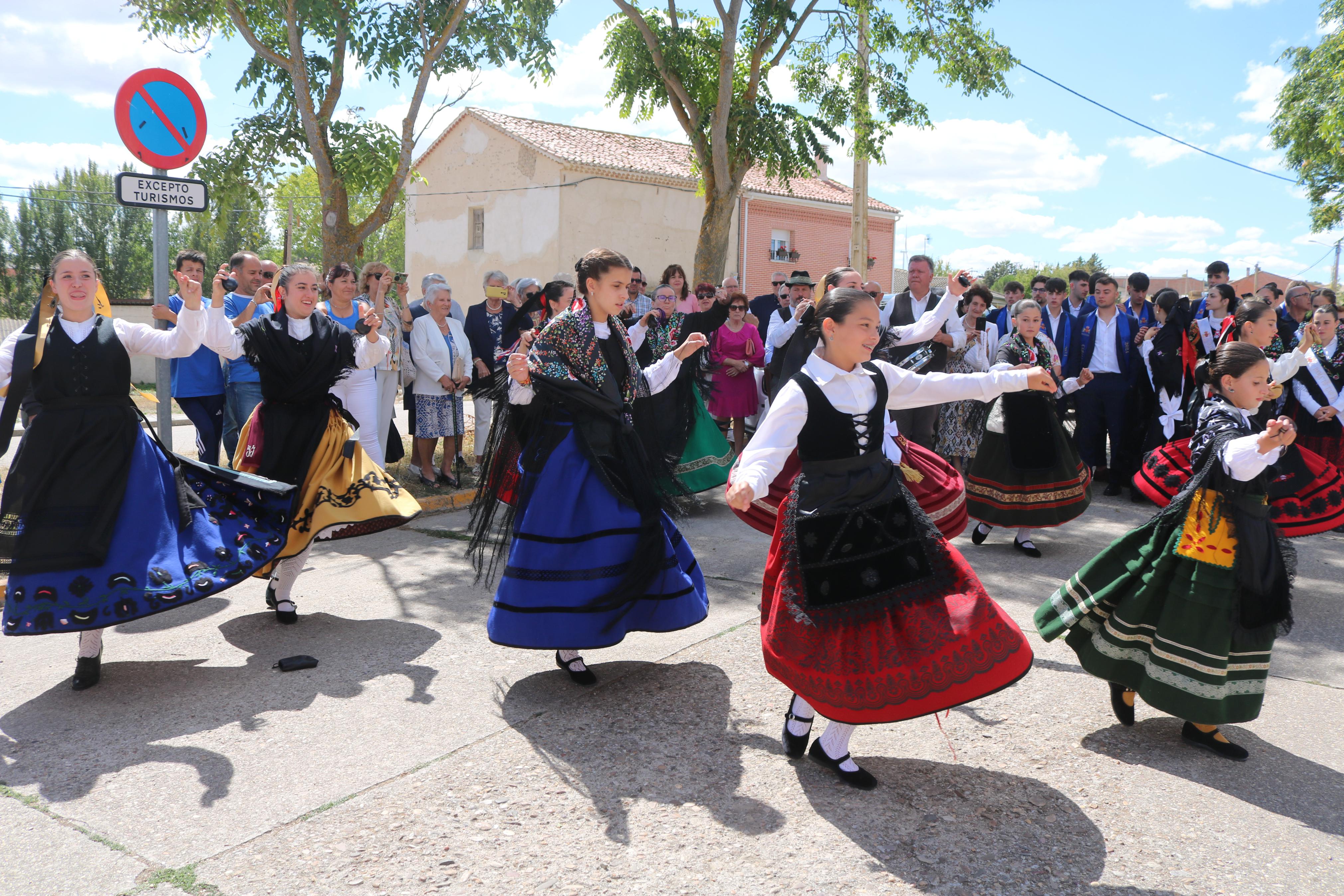 Baltanás se rinde a la Virgen de Revilla