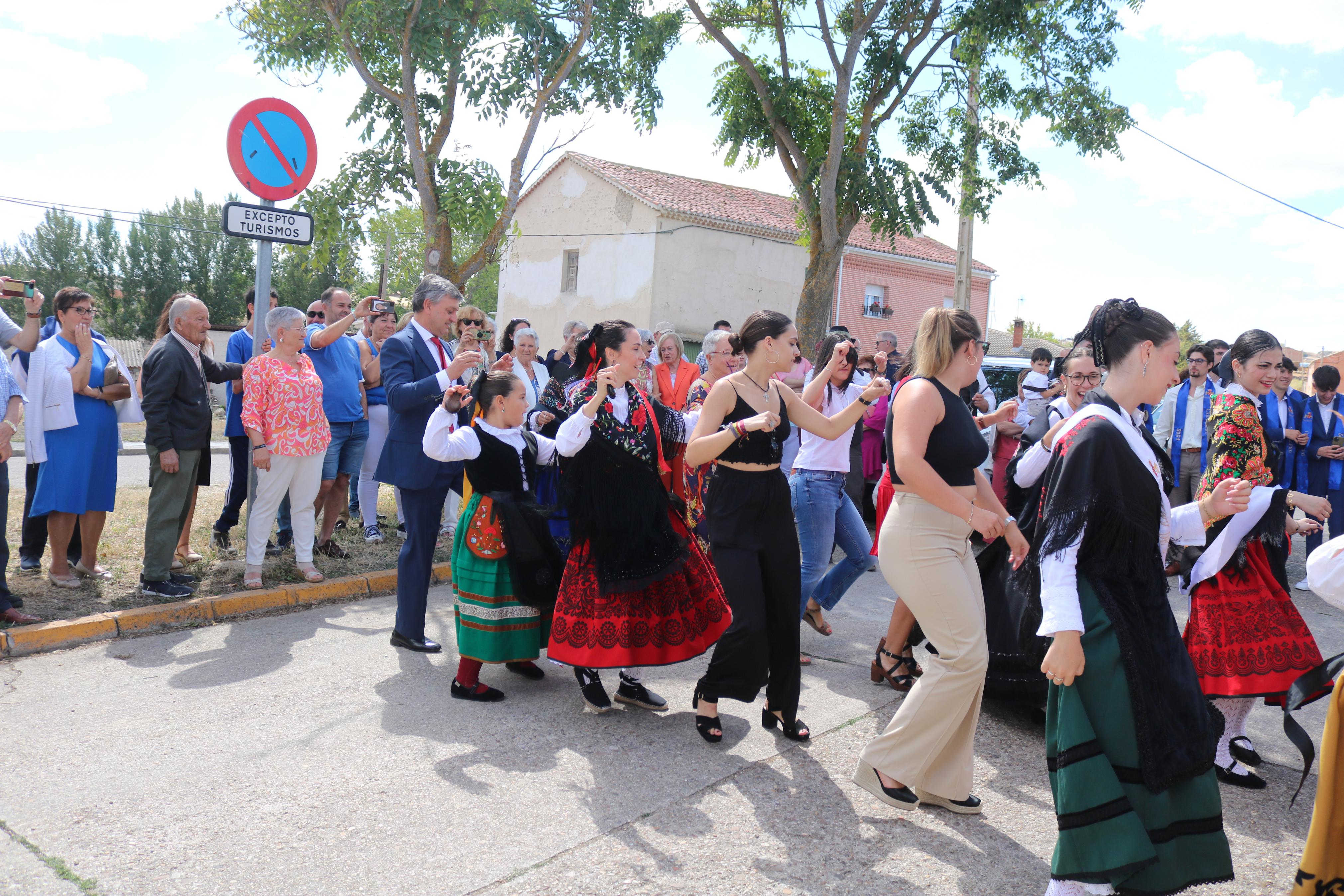 Baltanás se rinde a la Virgen de Revilla