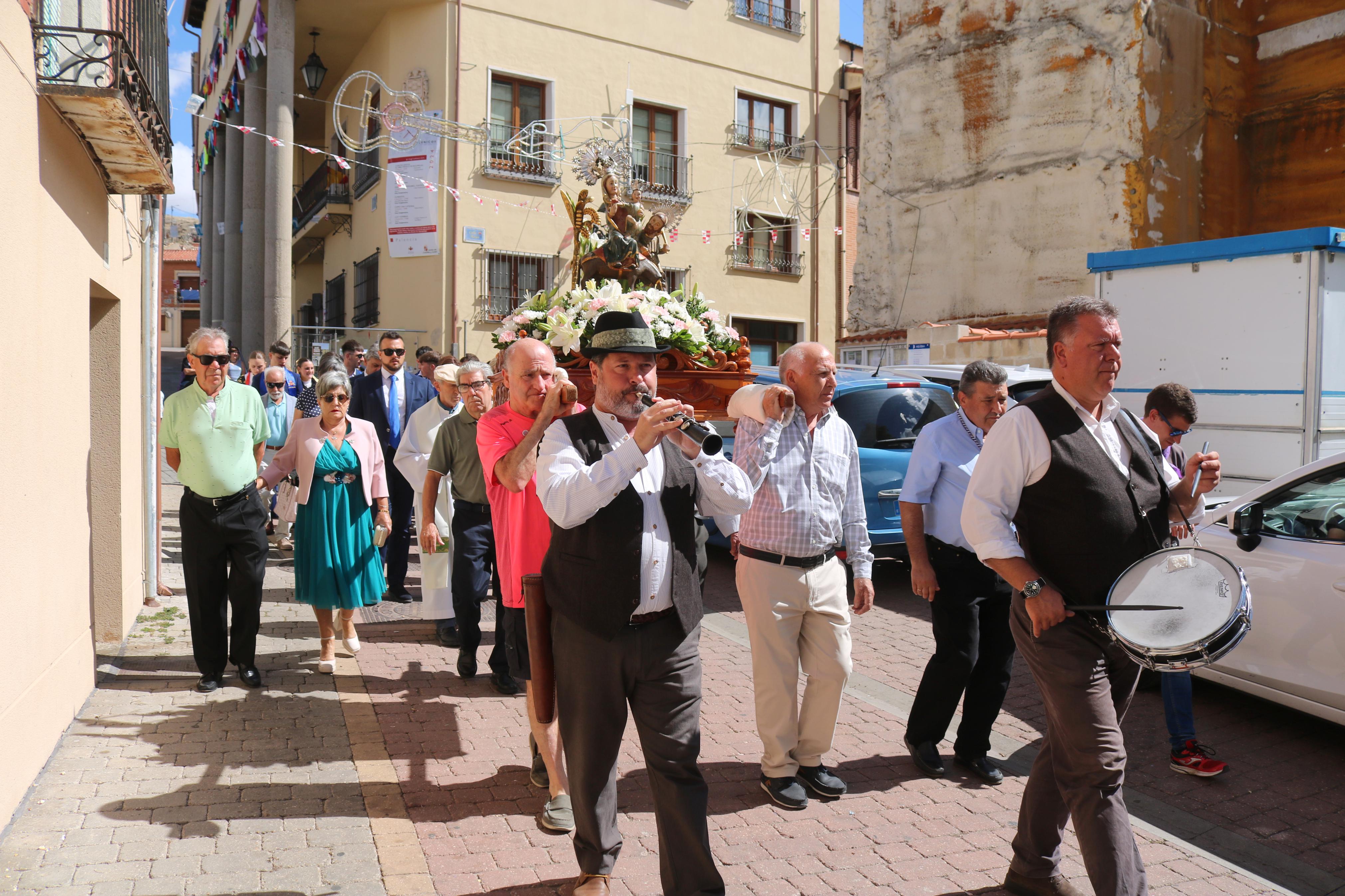 Baltanás se rinde a la Virgen de Revilla