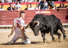 Quiebro de rodillas de Javier Manso 'Balotelli'.