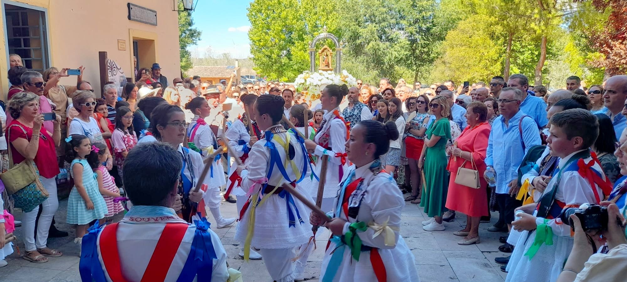 Ampudia se rinde a la Virgen de Alconada