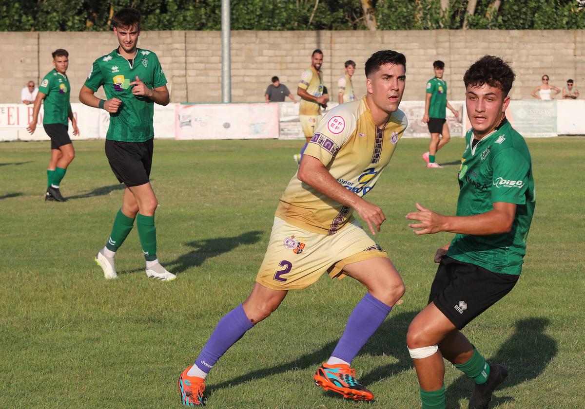 Partido del Villamuriel con el Cristo en la Copa Diputación del pasado mes de agosto en el campo cerrateño.