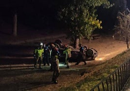 Los Bomberos de Valladolid atienden los heridos en el lugar del accidente el 15 de agosto de 2021.