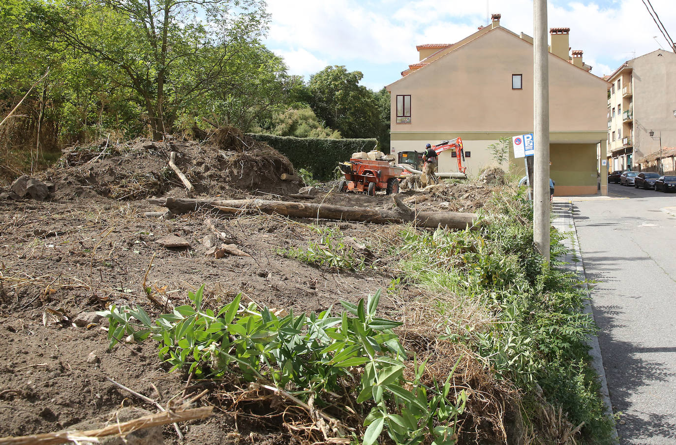 Fotografías del desbroce entre Vía Roma y Los Novillos