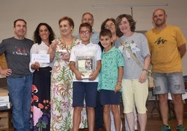 Ganadores de la última edición del juego 'Tú sí que sabes' que se celebra cada verano en Zarzuela del Monte.