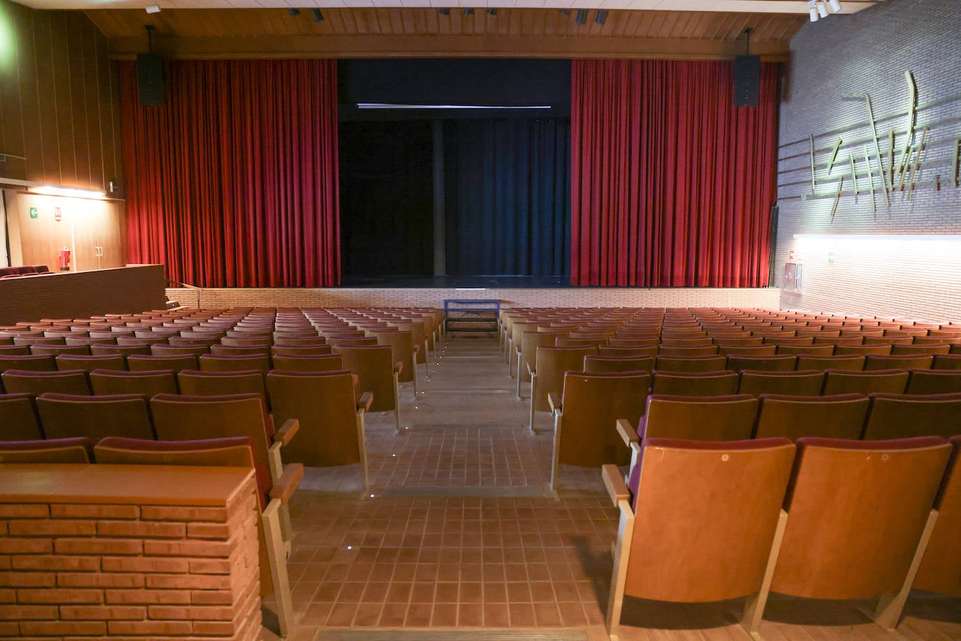 Aspecto actual del teatro del centro cívico de Parquesol.