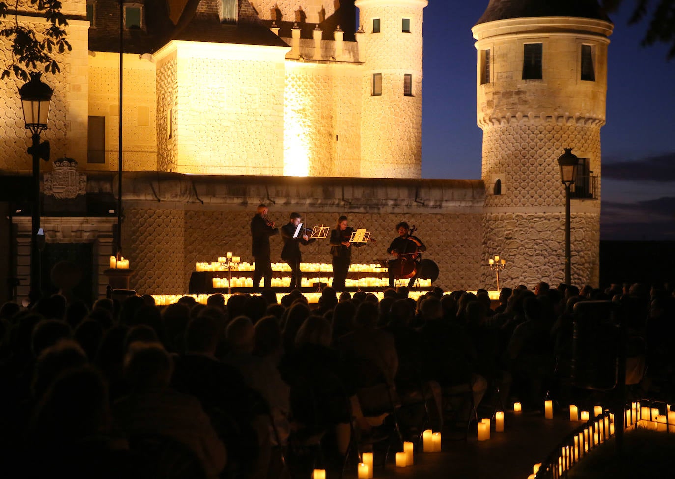 Concierto tributo a Coldplay junto al Alcázar de Segovia.