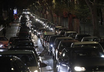 Circular con una luz del coche fundida puede suponer una cuantiosa multa