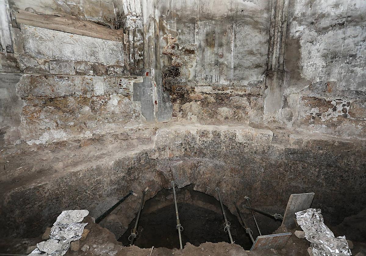 Bóveda desenterrada durante las obras.