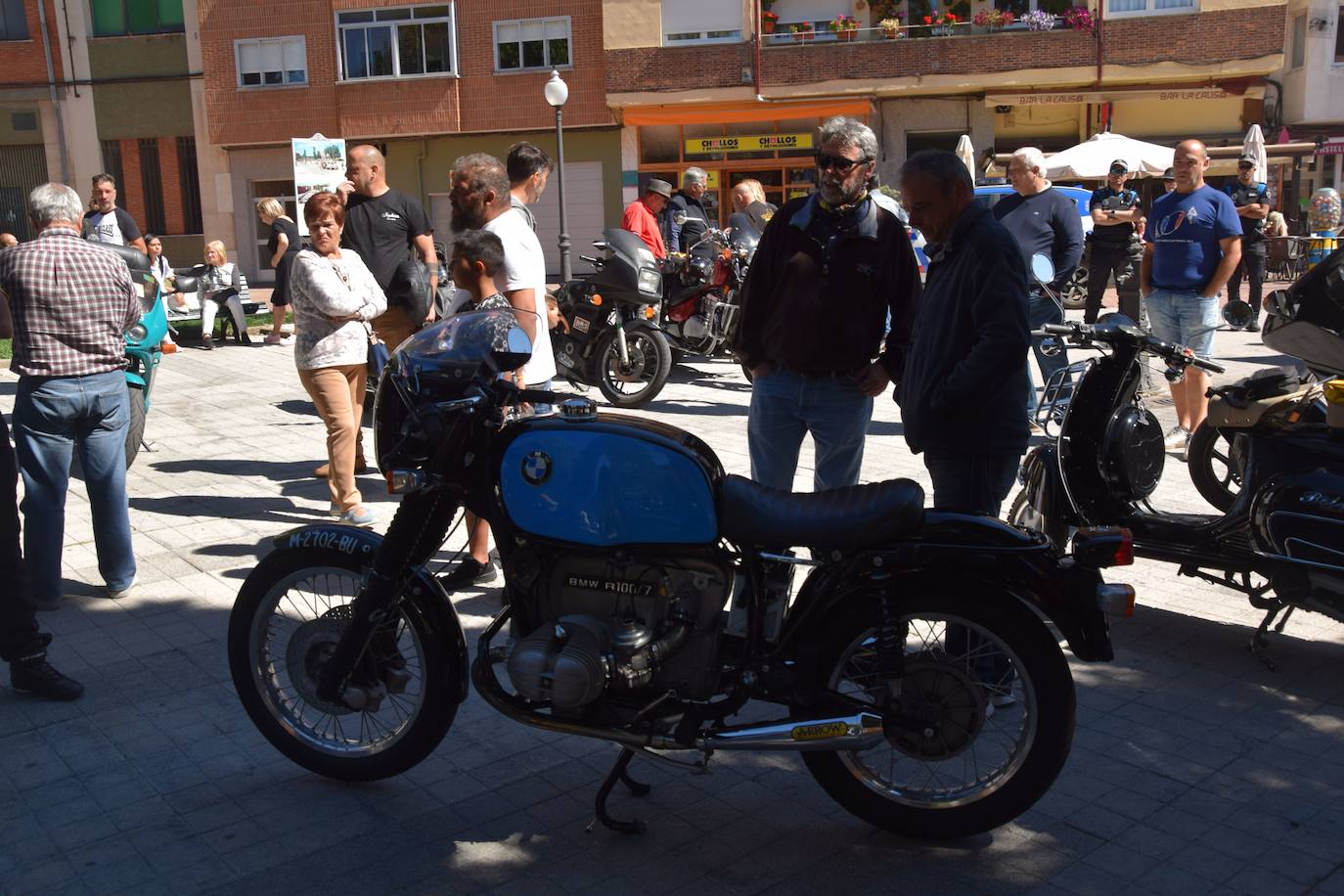 Las motos clásicas rugen en Guardo