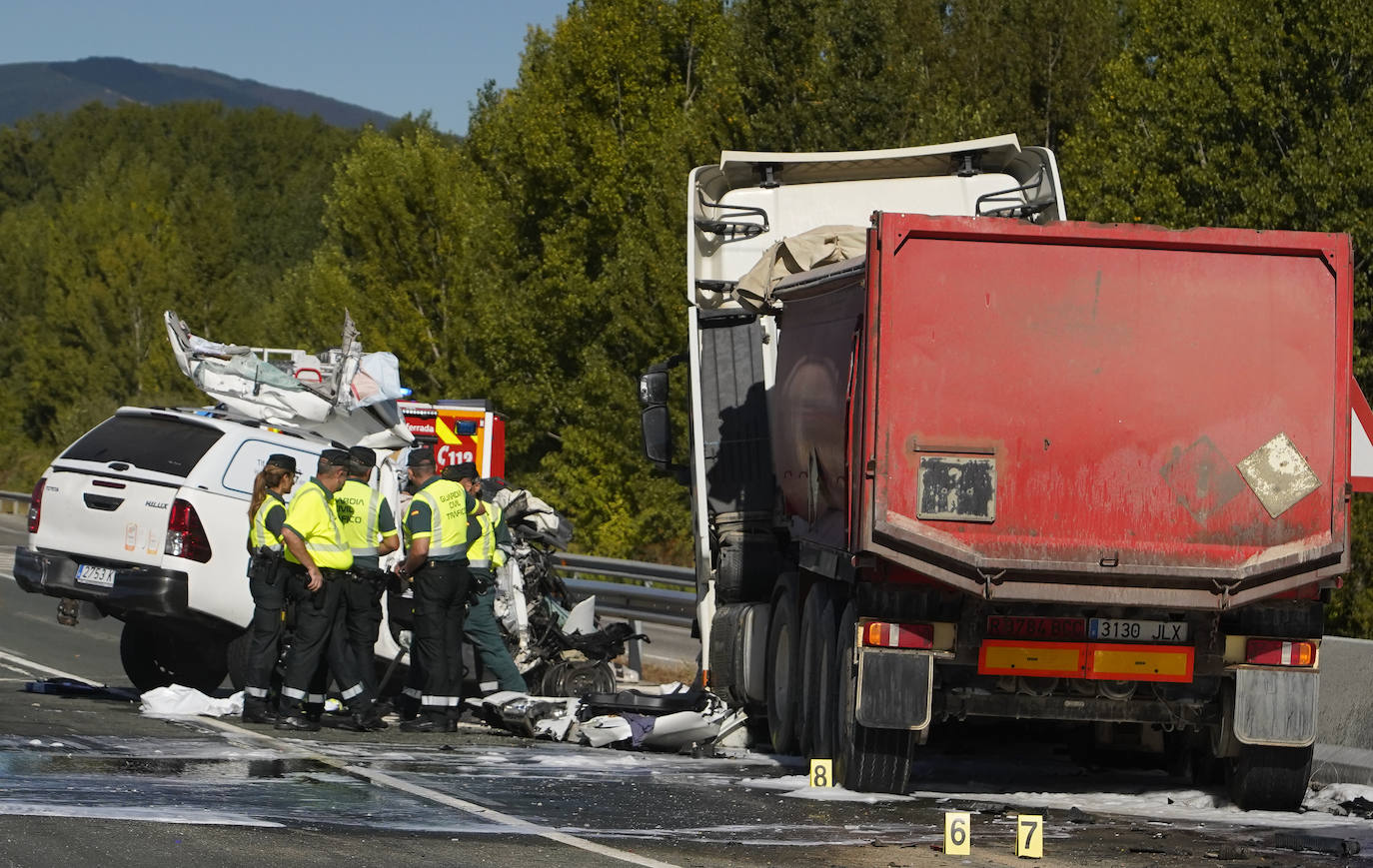 Tres personas mueren y dos más resultan herida en un accidente en León