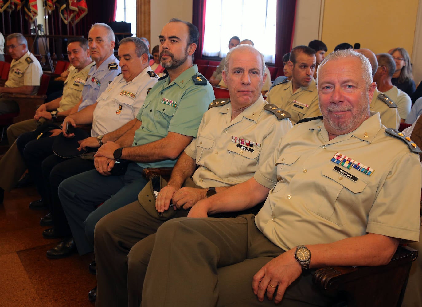 Presentacion del libro &#039;Piedras entre cañones&#039; en la Academia de Artillería