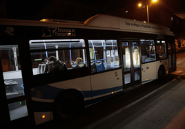 Vehículo de una línea nocturna del bus urbano de Salamanca.