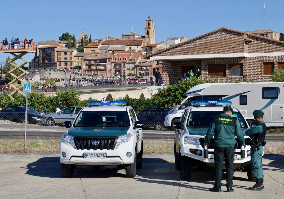 Agentes de la Guardia Civil velan por la seguridad en el Toro de la Vega 2024