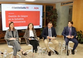 Rocío Hervella (Prosol), Cristina Frías (Junta de Castilla y León), Santiago Miguel (Vitartis) y Santiago Toca (AON)