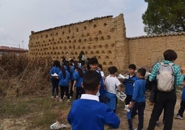 El emprendedor local Carlos Burgos organiza una actividad en un viejo palomar