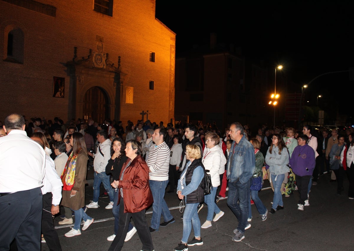 Imagen secundaria 1 - Rosario de Penitencia en Medina del Campo 