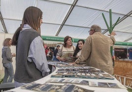 Uno de los expositores de la feria.