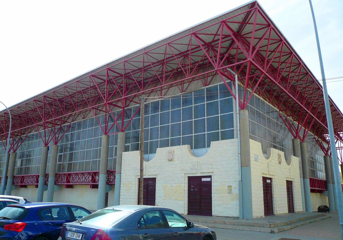 Polideportivo municipal en Laguna de Duero.