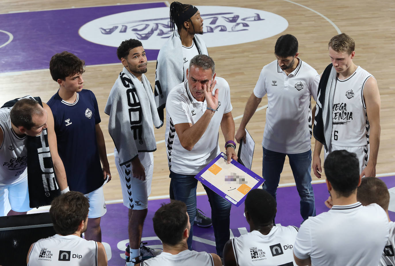 El Palencia Baloncesto arrasa al filial del Gran Canaria