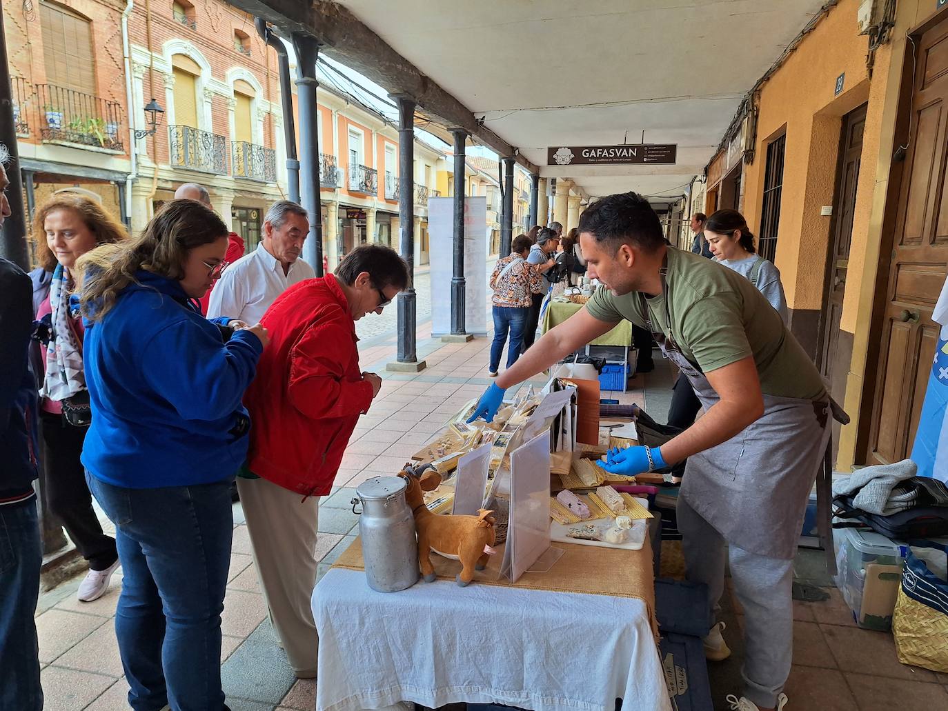 Imágenes del Mercado del Queso de Villalón de Campos