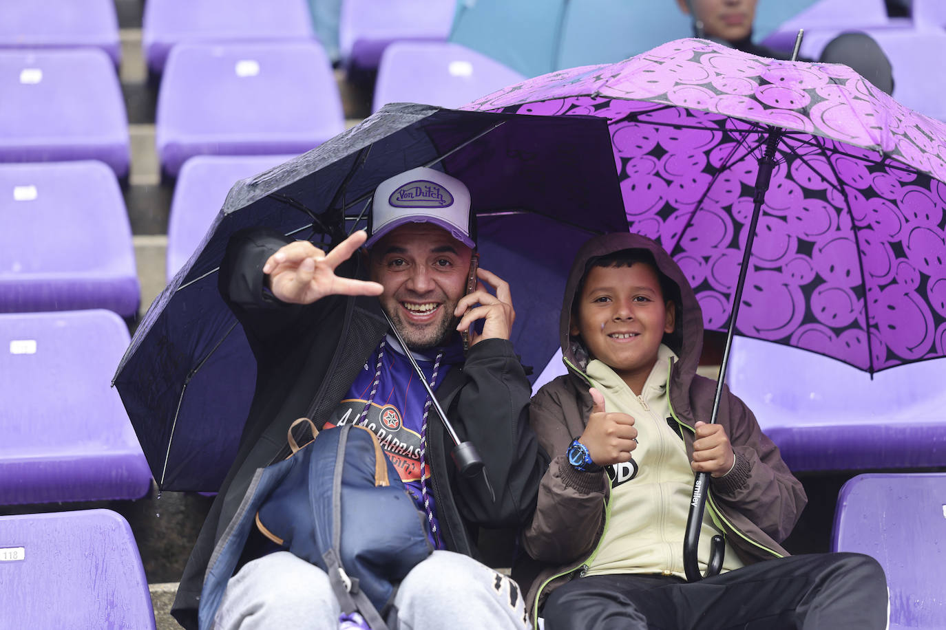 Búscate en las gradas del estadio José Zorilla (1/4)