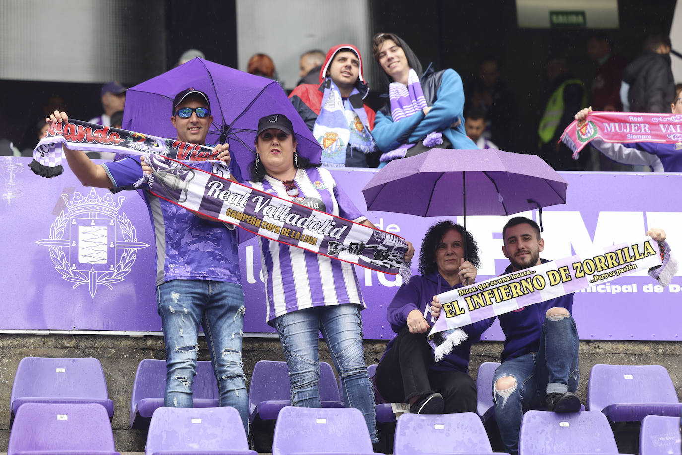 Búscate en las gradas del estadio José Zorilla (1/4)