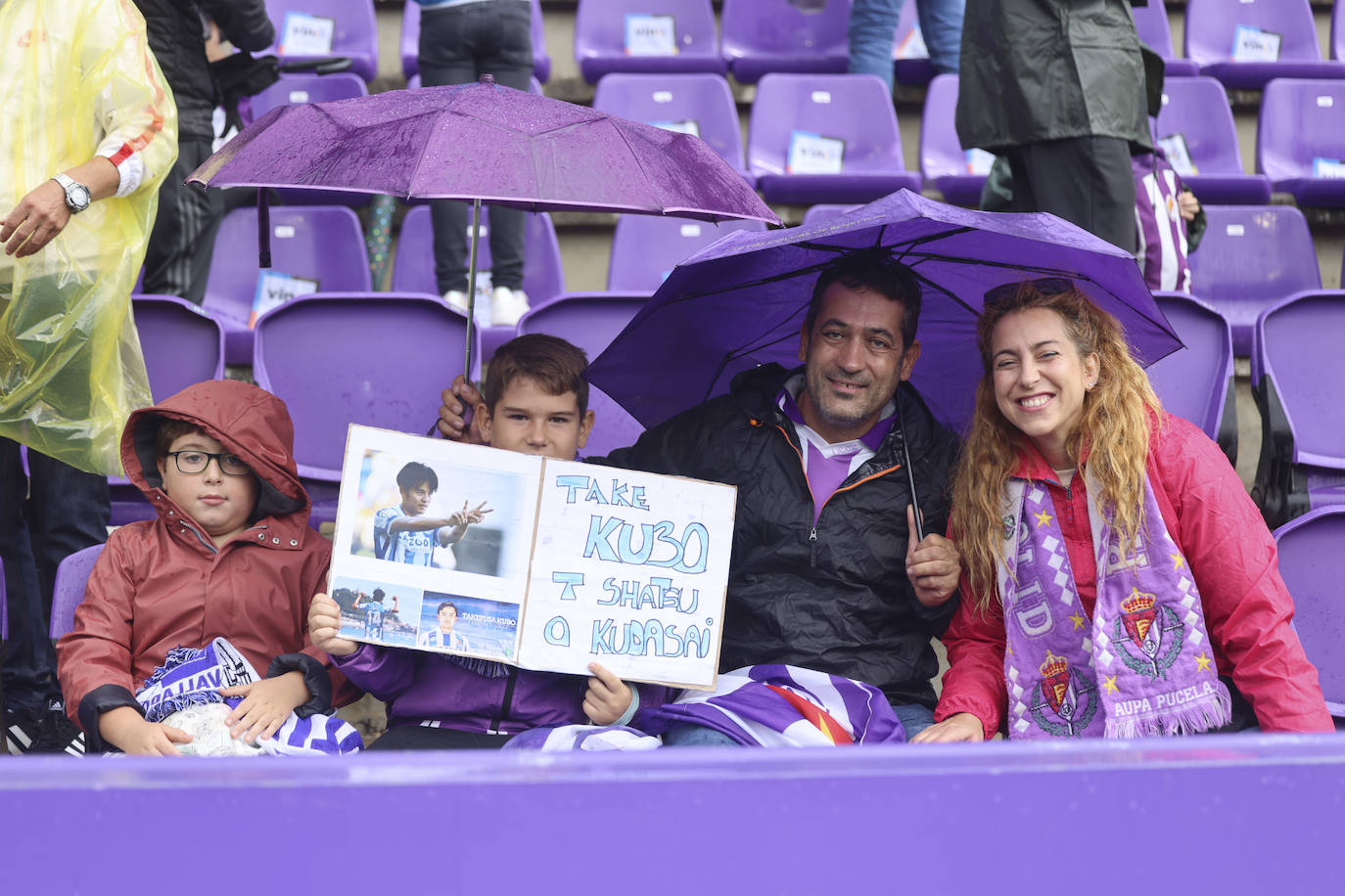 Búscate en las gradas del estadio José Zorilla (1/4)