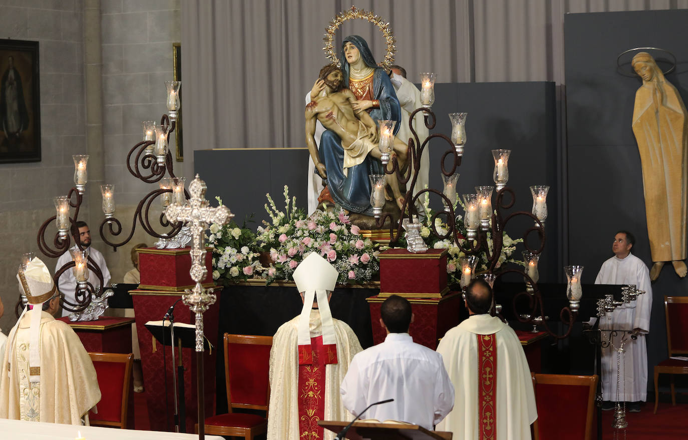 La Virgen de la Piedad luce nueva corona en Palencia