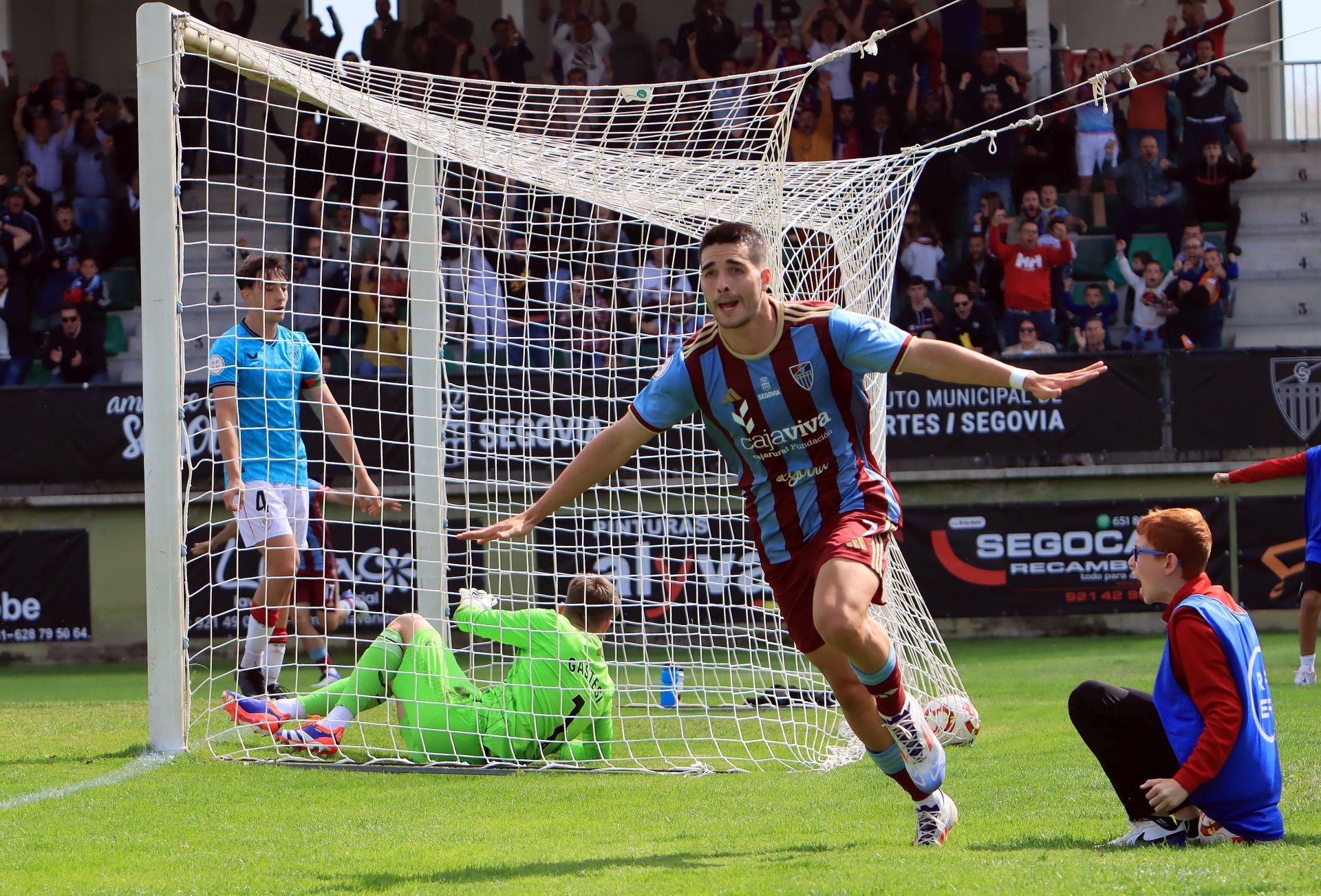 Las fotografías de la victoria de la Sego ante el Bilbao Athletic