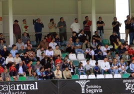 Gradas de La Albuera durante el partido de este domingo