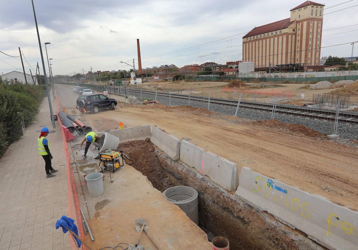 Obras de la Línea de Alta Velocidad a la altura del Camino Viejo de Husillos.