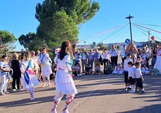 Tradicional baile del lazo de Palenzuela.