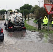 La limpieza de casi 5.000 imbornales de Segovia, pendiente de un camión