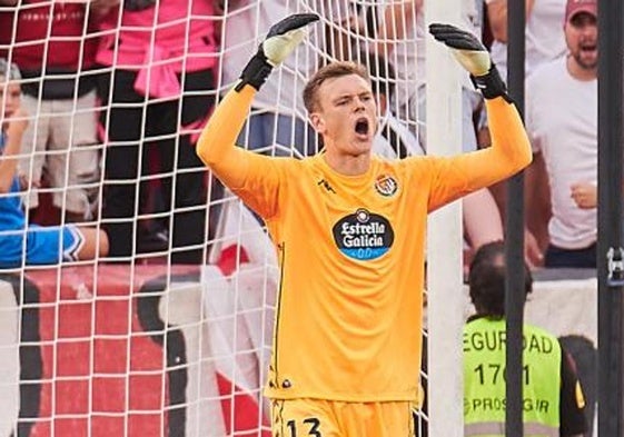 Karl Hein, durante el partido del Real Valladolid en el Sánchez-Pizjuán ante el Sevilla.