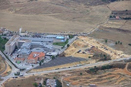 Vista aérea del estado actual de las obras de urbanización de la ampliación del Hospital General de Segovia.