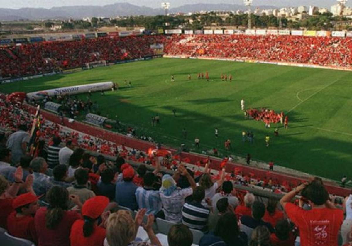 Vista general del estadio Lluis Sitjar, en memoria del presidente que impulsó la ampliación del estadio, que llegó a tener una capacidad para 31.000 personas