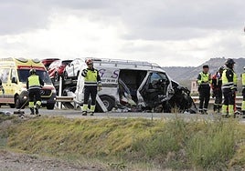 Estado en el que quedó la furgoneta en la que viaja Manuel Calleja tras el accidente del miércoles.