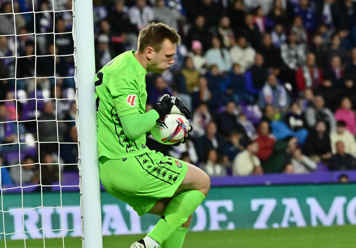 La derrota en casa del Real Valladolid frente al Mallorca, en imágenes