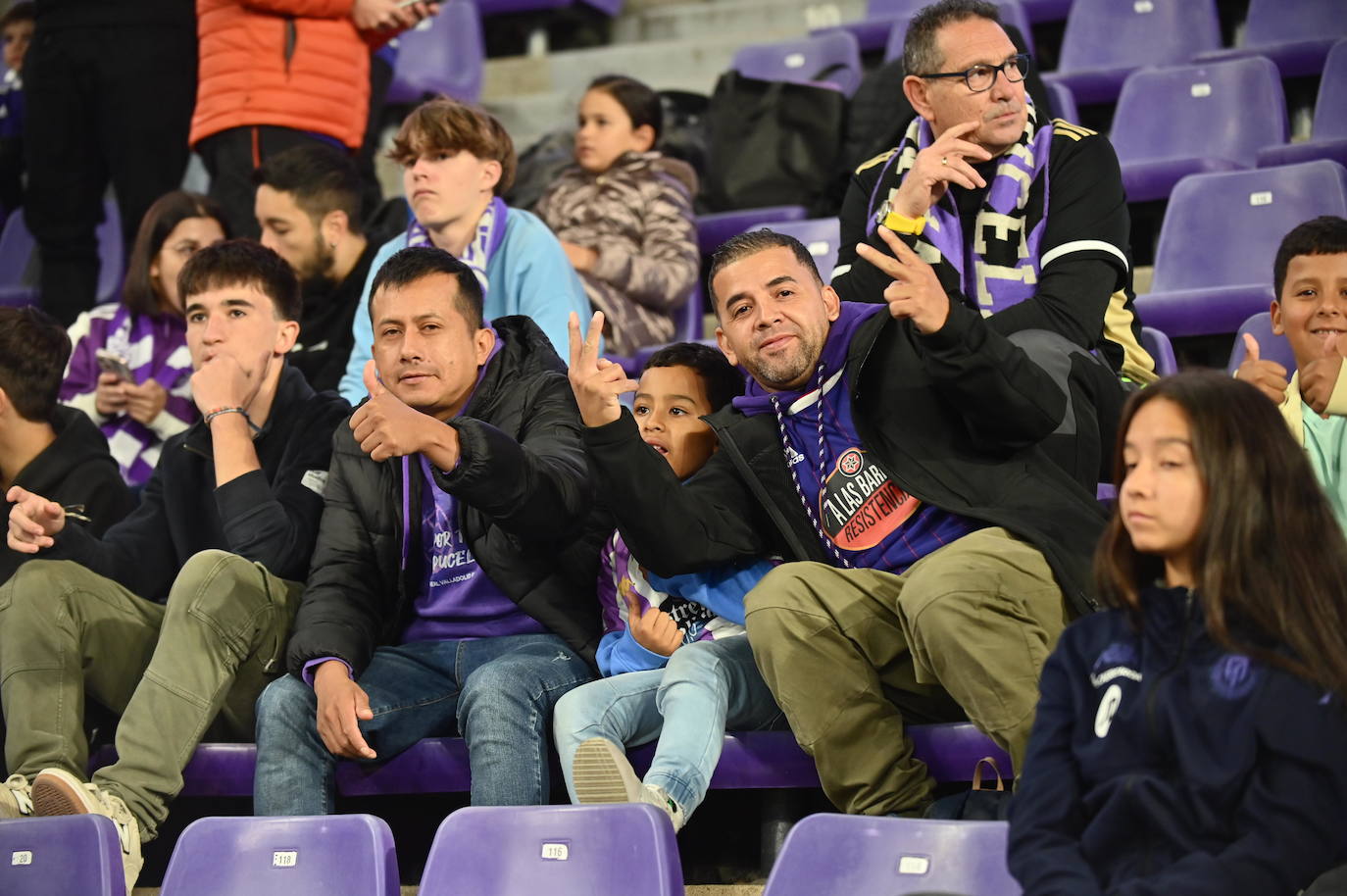 Búscate en la grada del estadio José Zorrilla (1/4)