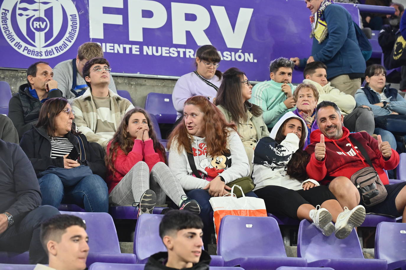 Búscate en la grada del estadio José Zorrilla (1/4)
