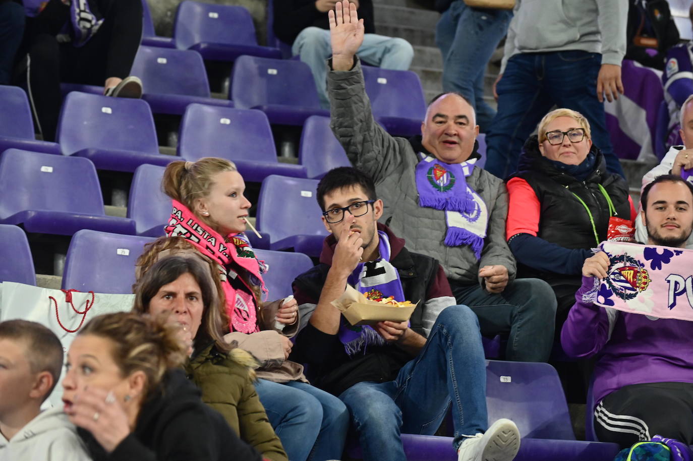 Búscate en la grada del estadio José Zorrilla (1/4)