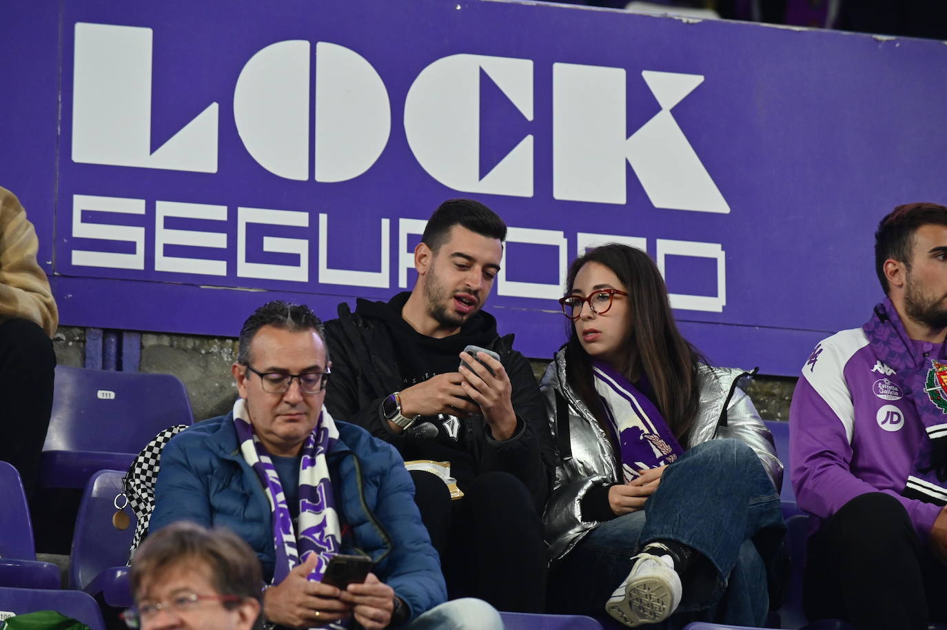 Búscate en la grada del estadio José Zorrilla (2/4)