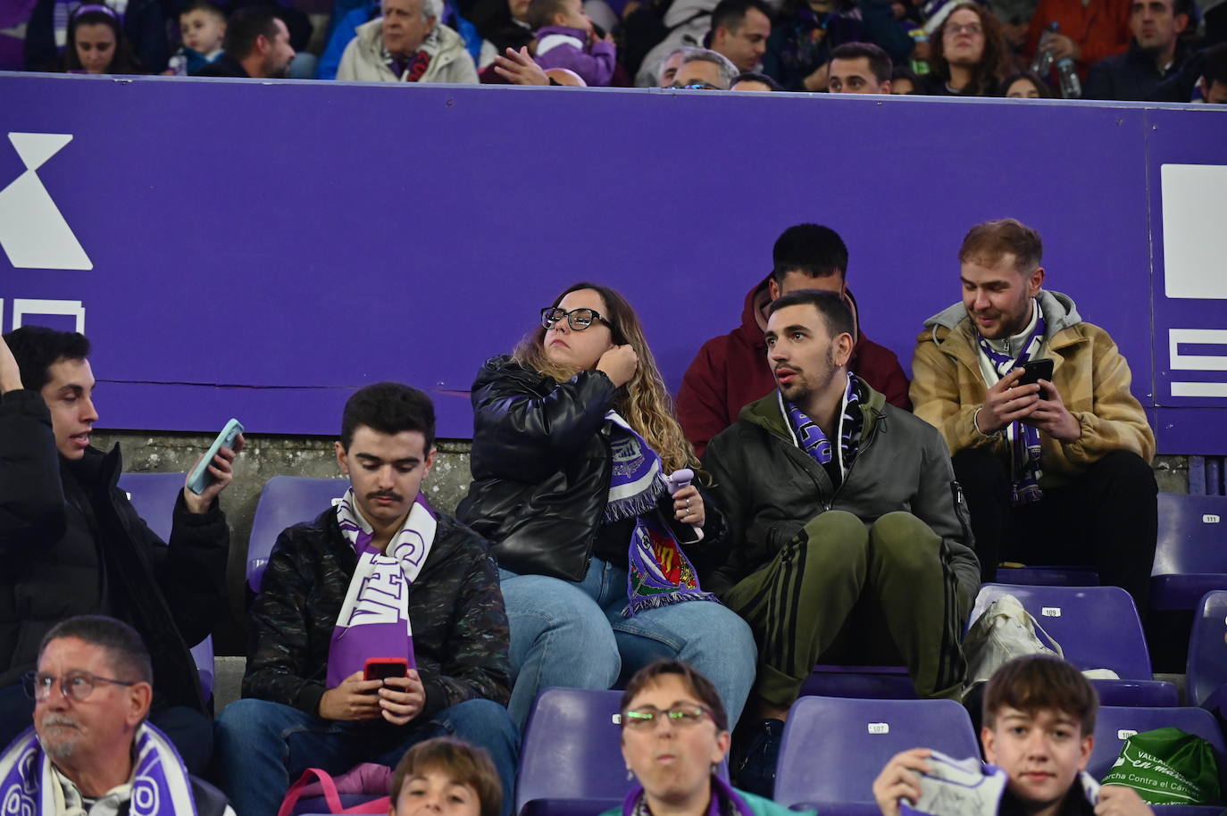 Búscate en la grada del estadio José Zorrilla (2/4)