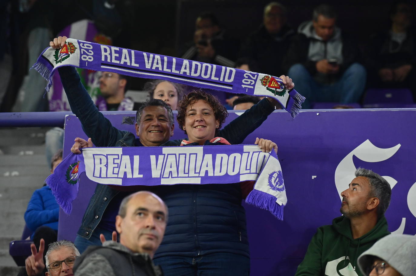 Búscate en la grada del estadio José Zorrilla (2/4)