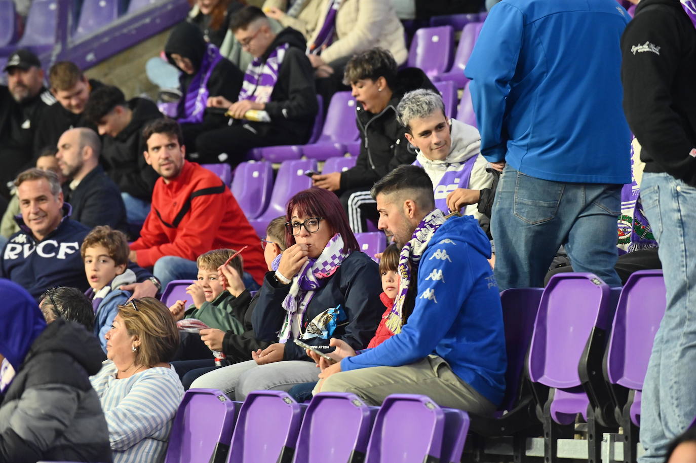 Búscate en la grada del estadio José Zorrilla (2/4)