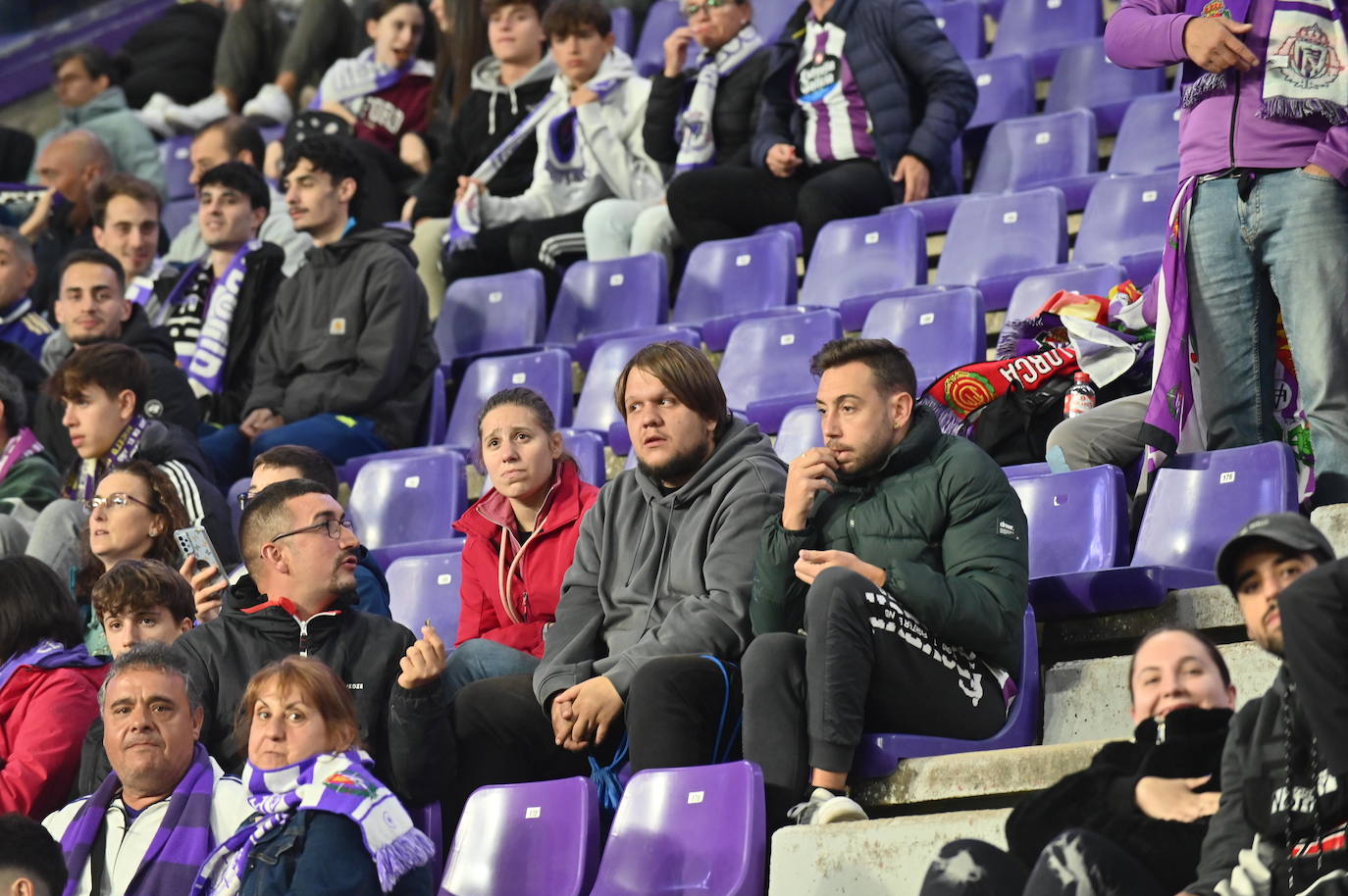 Búscate en la grada del estadio José Zorrilla (2/4)