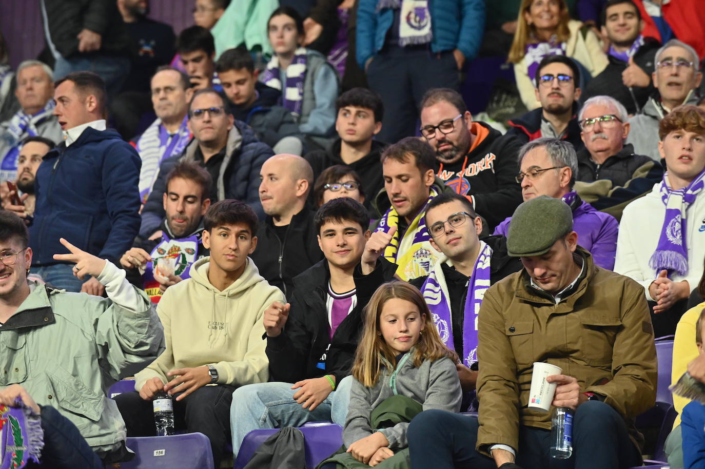 Búscate en la grada del estadio José Zorrilla (3/4)