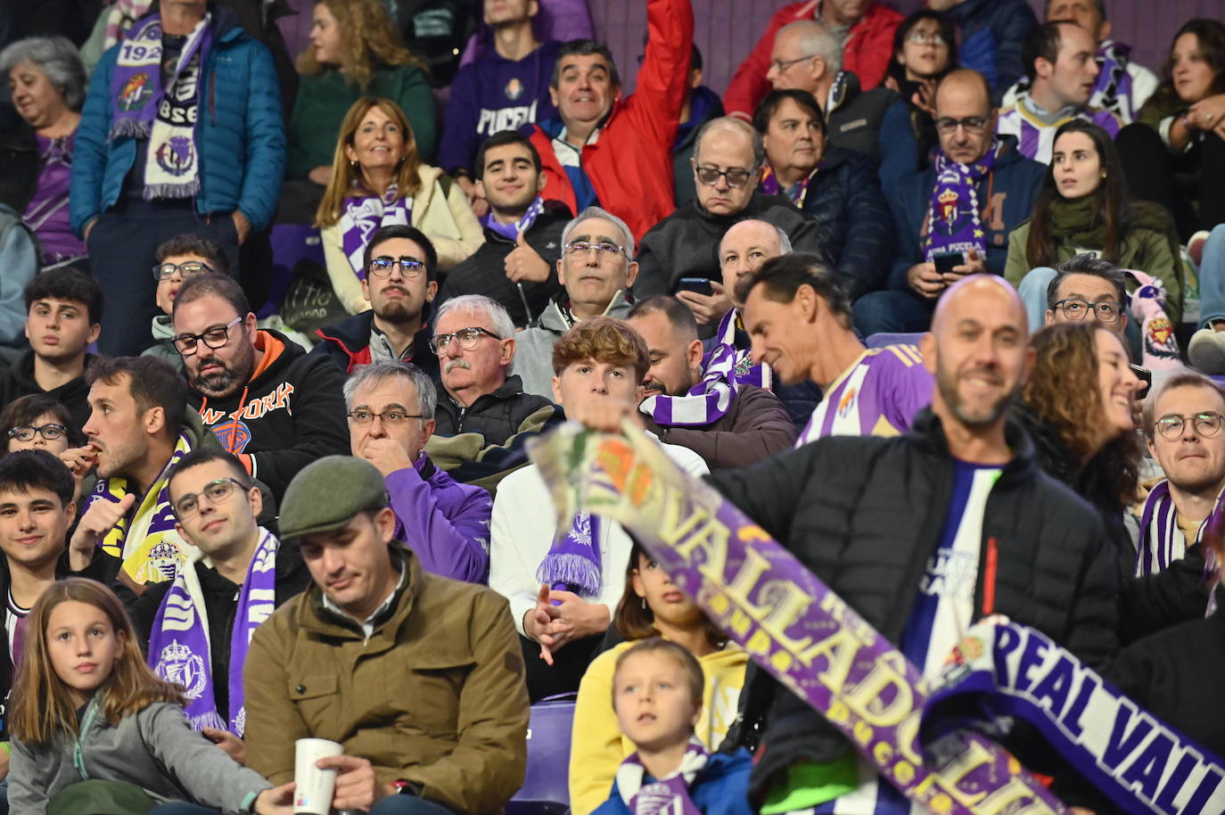 Búscate en la grada del estadio José Zorrilla (3/4)